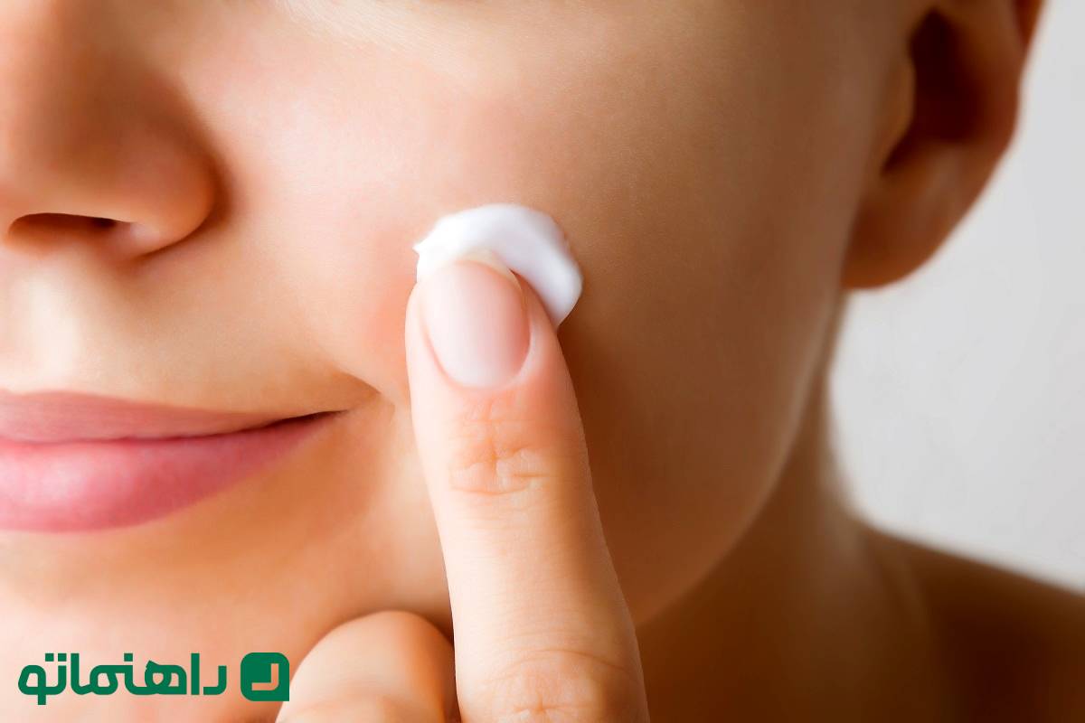 ۵ کرم آبرسان بی‌نظیر برای درمان خشکی پوست