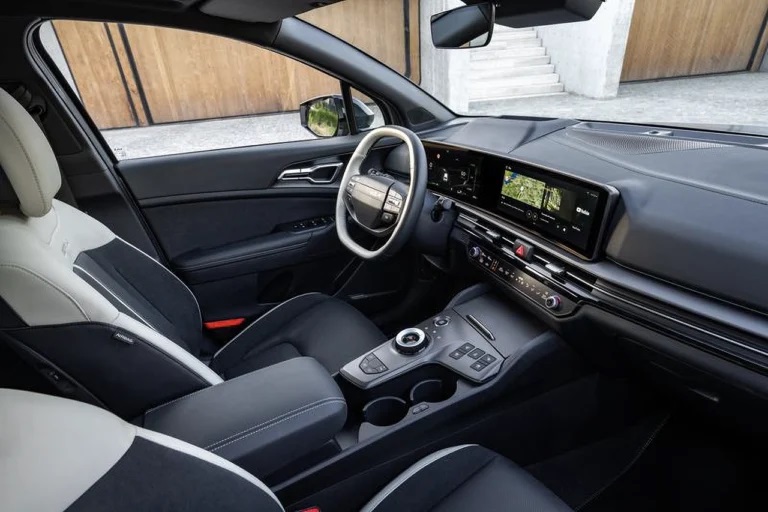 02-Kia-Sportage-2025-768x512