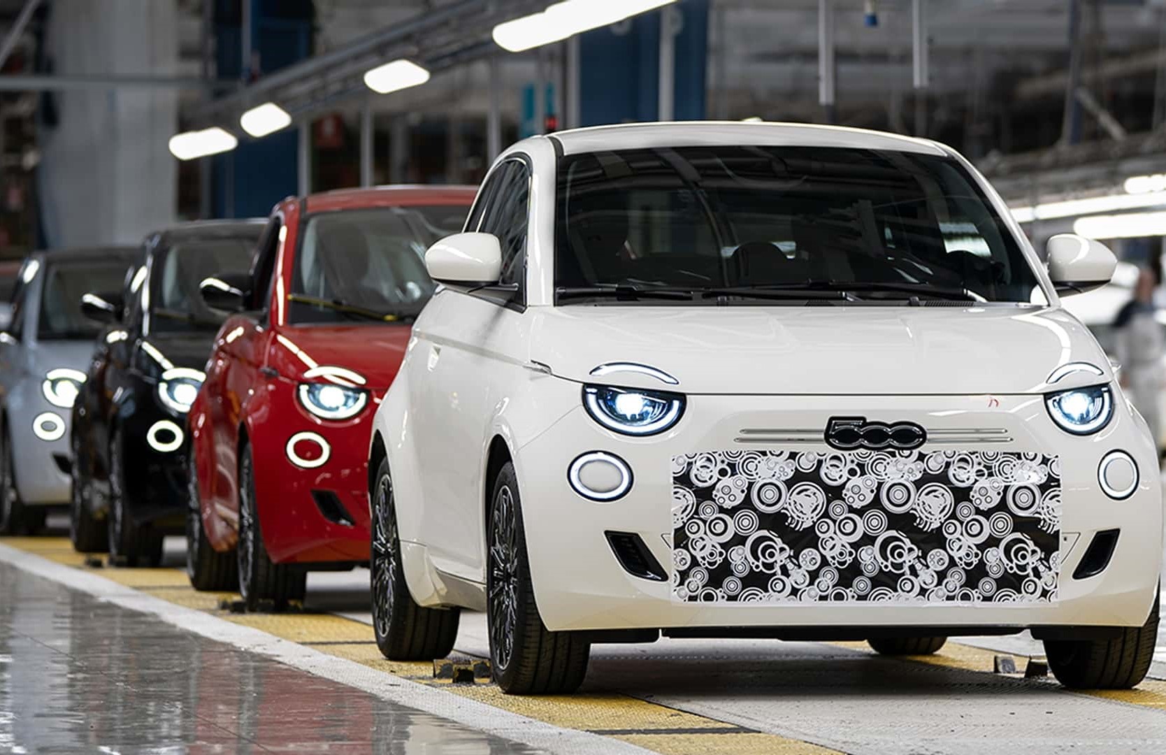 nuova-fiat-500-hybrid-2025-le-prime-foto (1)