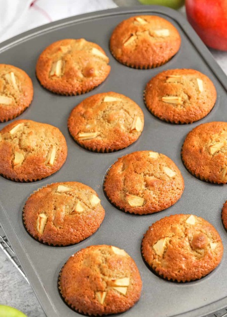 make1-cinnamon-apple2-muffins-4