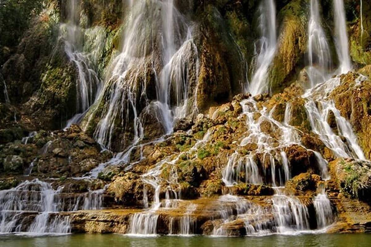 ۱۰ آبشار متفاوت ایران برای سفر در بهار