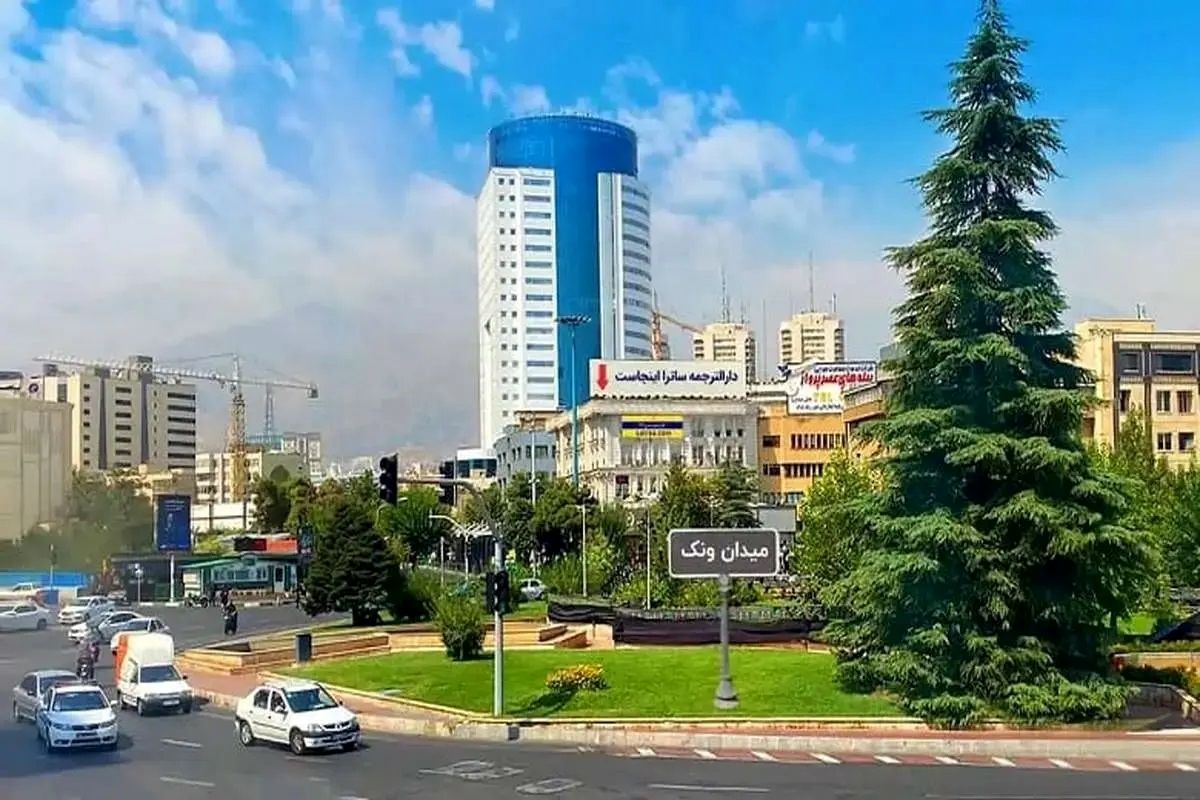 خیابان فروشی در اطراف میدان ونک!