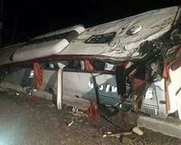 واژگونی اتوبوس در جاده اصفهان به دامغان
