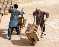 نقدی بر پرداخت نشدن سنوات پایان کار کارگران