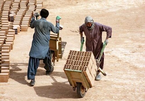 نقدی بر پرداخت نشدن سنوات پایان کار کارگران