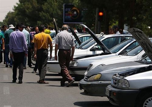 خودروسازان به دنبال نقدینگی در بحبوحه بحران