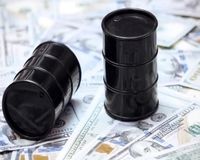بازار نفت در نوسان| تنش نفتی در خلیج فارس؛ واکنش بازار به حملات اسرائیل