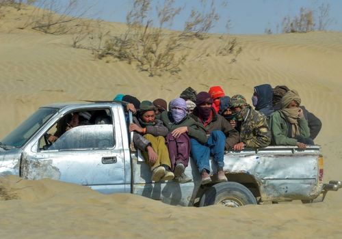 ببینید؛ آزاد ارمکی: قاچاق افغانی ها را چه کسی انجام می دهد؟