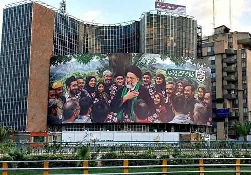 تصویر| تغییر دیوارنگاره‌های تهران با طرح «پاسخ سخت» ‌