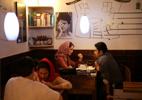 درآمد کافه‌ها؛ سرآشپز و باریستا چقدر حقوق می‌گیرند؟