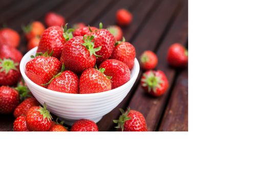 چرا خوردن توت‌فرنگی ضروری است؟‌