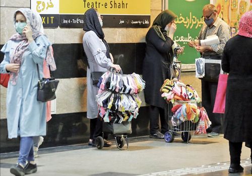 کار دستفروشان مترو به فروش دارو رسید!