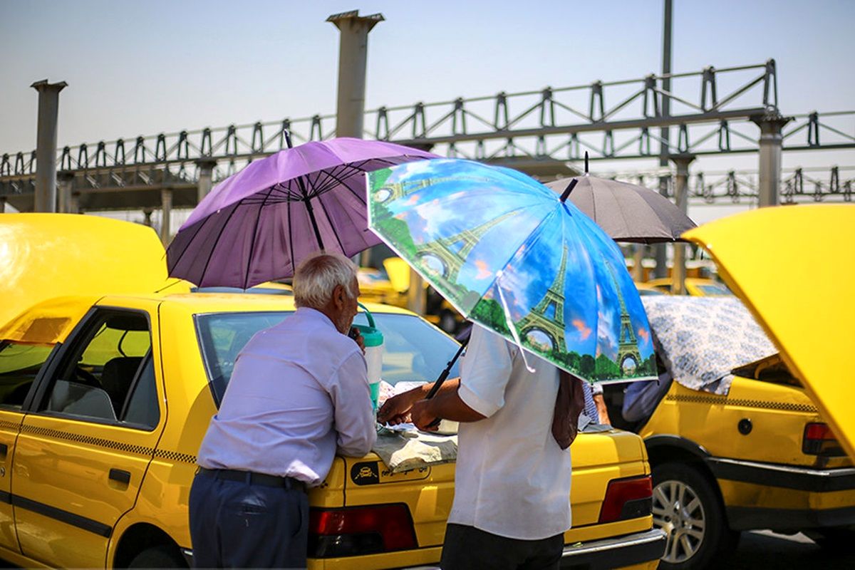ابتکار جالب رانندگان افغانستانی در مواجهه با گرمای طاقت‌فرسا (ویدئو)