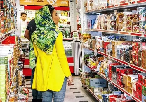 تامین بازار مواد غذایی؛ عرضه کالاهای اساسی در حال انجام است