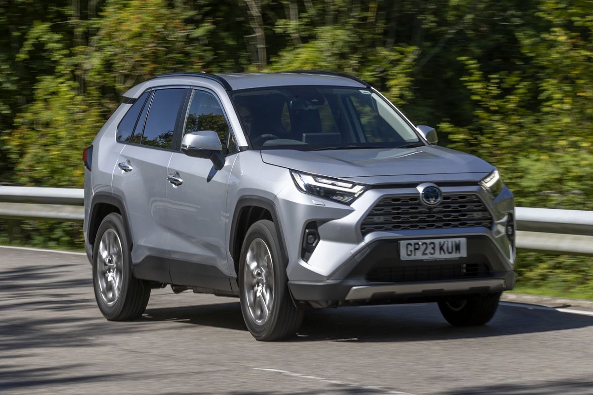 تویوتا RAV4؛ پرفروش‌ترین خودروی دنیا لقب گرفت