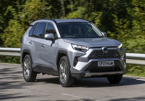 تویوتا RAV4؛ پرفروش‌ترین خودروی دنیا لقب گرفت