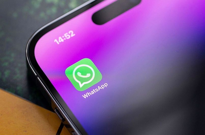 حسین شریعتمداری به رفع فیلتر واتساپ واکنش نشان داد