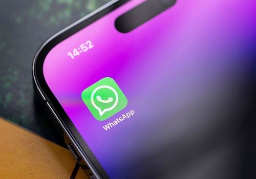 حسین شریعتمداری به رفع فیلتر واتساپ واکنش نشان داد