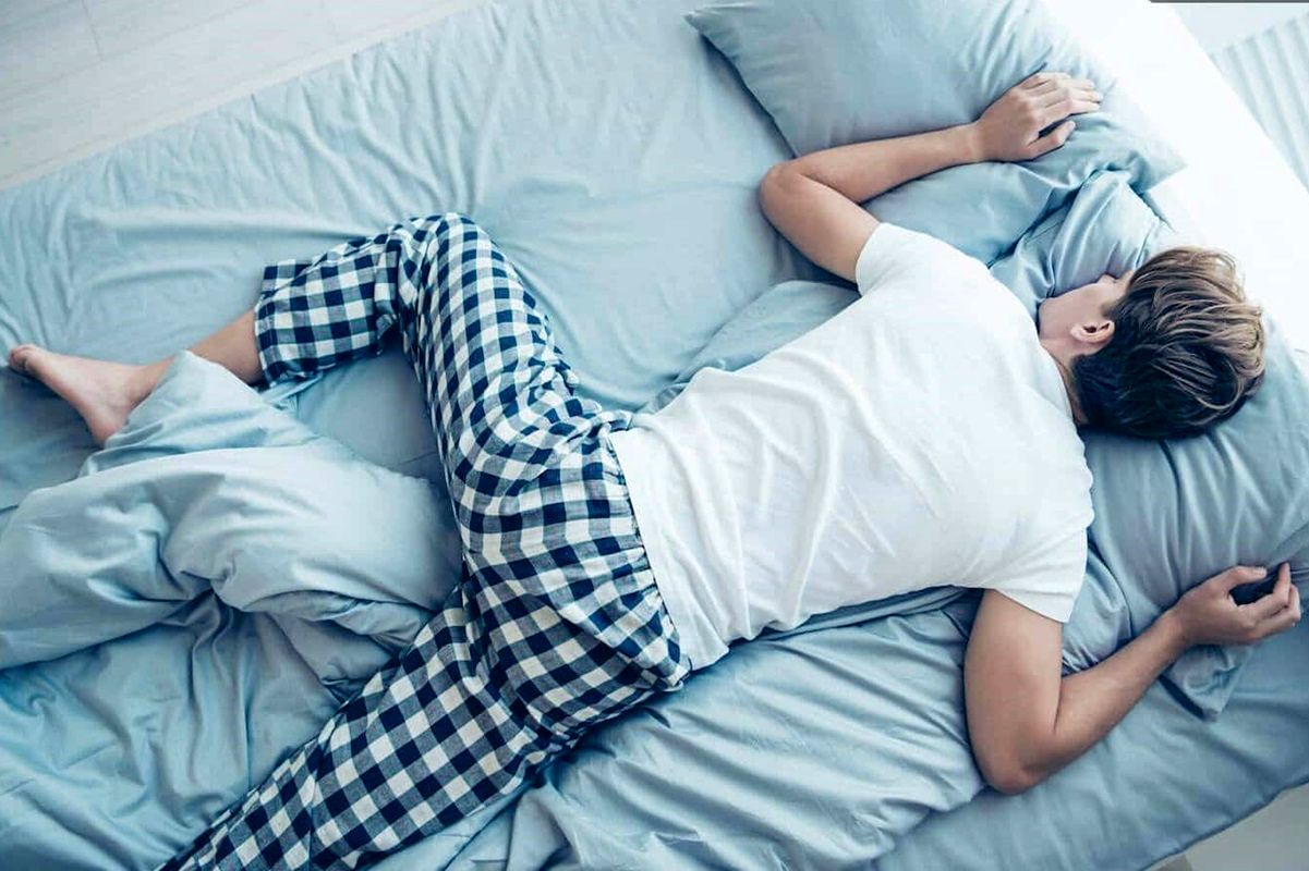 بهترین حالت خوابیدن؛ پهلو، پشت یا شکم؟