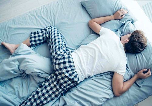 بهترین حالت خوابیدن؛ پهلو، پشت یا شکم؟
