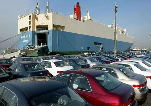 واردات خودرو؛ درآمدزایی دولت یا پاس گل به خودروسازان داخلی؟
