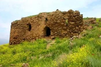 قلعه لمبسر قزوین جایی برای تماشای تاریخ و طبیعت