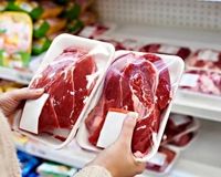 روز موعد برای گوشت قرمز؛‌ تکلیف حذف ارز ترجیحی تعیین می‌شود