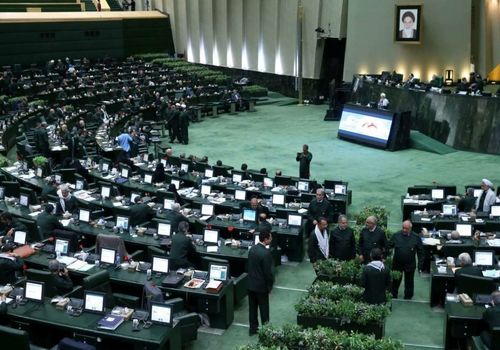 پشت‌پرده تاخیر در معرفی وزیر اقتصاد از طرف دولت