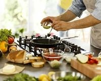با این چهار اشتباه غذایتان را نابود می‌کنید!