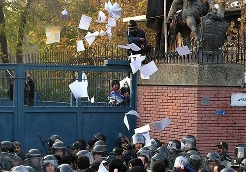 تبدیل سفارت انگلیس در ایران به توالت عمومی!