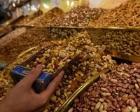 گیاه‌خواران بخوانند؛ جای خالی گوشت را با این 9 آجیل پر کنید