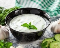 پنج خاصیت باورنکردنی «ماست»؛ با ماست عضله بسازید!